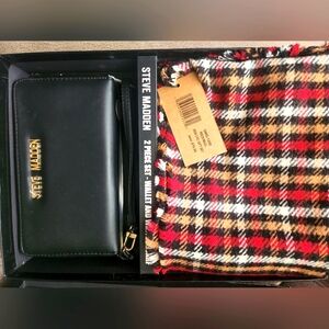 Steve Madden 2 Piece Gift Set Handbag and Scarf